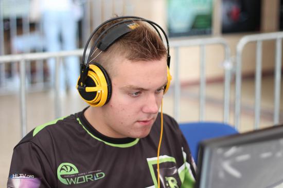 Anyone's Legend 击败 ThunderTalk Gaming ， Ninjas in Pyjamas 战胜 FunPlus Phoenix 在 LPL Split 2 2025