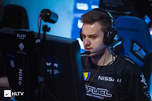 我丈夫真棒！ Viper 滑板鞋自由输出徐秀耀虎很难击败 Hanwha Life Esports 夺回一座城市